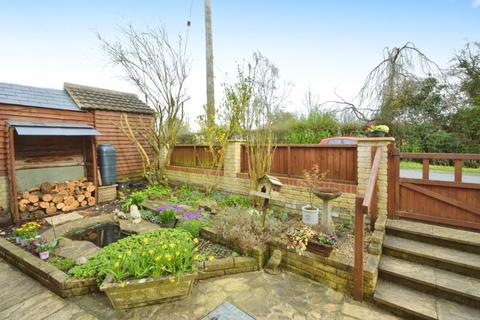 3 bedroom detached house for sale - Malmesbury Road, Leigh, Wiltshire