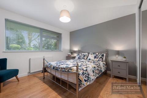 2 bedroom apartment for sale, Beech Avenue, Sanderstead, Surrey