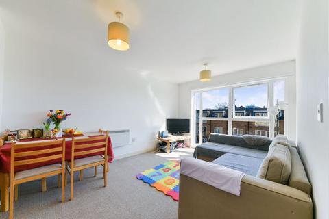 2 bedroom apartment for sale - St Georges Court, Colliers Wood SW19