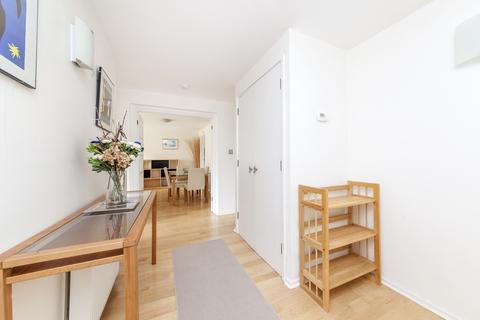 2 bedroom apartment to rent - Battersea Bridge Road, Battersea