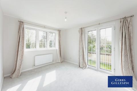 6 bedroom detached house to rent, High Road, Pinner