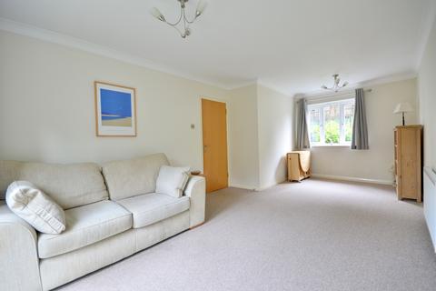 1 bedroom flat to rent - Pages Lane, Uxbridge, Middlesex UB8 1XT