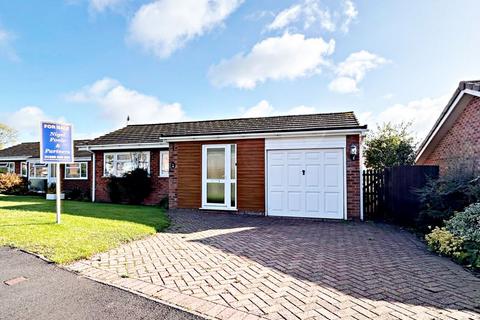 3 bedroom bungalow for sale, Willow Close, Pershore