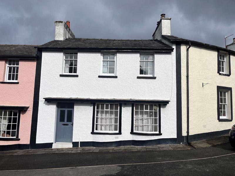 Llanbedr Road, Crickhowell 3 bed terraced house for sale £400,000