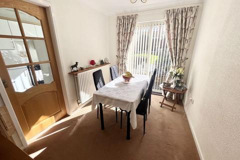 3 bedroom semi-detached house for sale - Sheriff Drive, Brierley Hill DY5