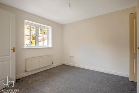 3 bedroom semi-detached house for sale - Philbrick Close, Colchester