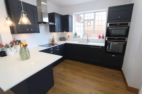 3 bedroom detached house for sale - Amblecote Road, Brierley Hill DY5