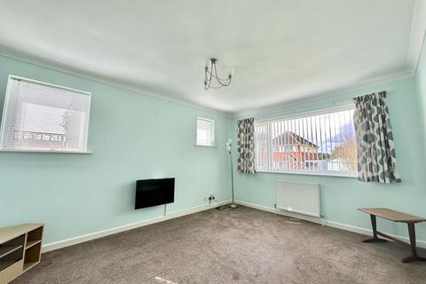 2 bedroom bungalow for sale, Hillside Road, Poole BH12
