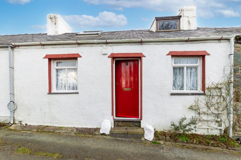 Tan Y Foel, Carneddi, Bethesda... 2 bed terraced house for sale £145,000