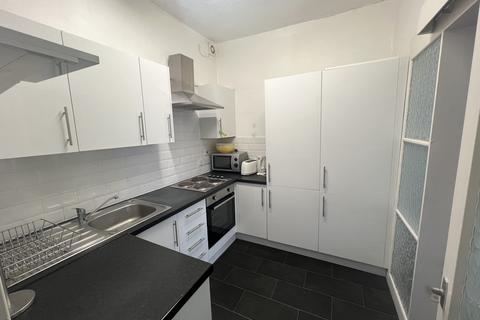 2 bedroom flat to rent, 2/1, 13 Seymour Street, Dundee, DD2 1HD