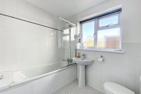70 Warwick Road, Sidcup, DA14 6LJ