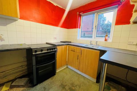 2 bedroom flat for sale, Harrison Close, Leicester LE9