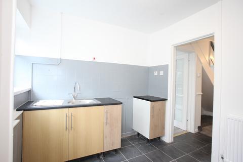 3 bedroom terraced house to rent - Willowdale Road, Cardiff CF5