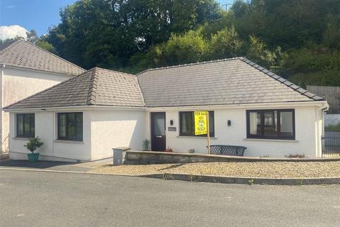 3 bedroom detached bungalow for sale, Carmarthen Road, Newcastle Emlyn, Carmarthenshire, SA38 9DA