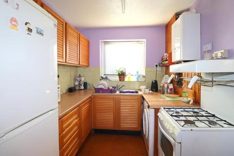 3 bedroom semi-detached house for sale - Hart Lane, Luton, Bedfordshire, LU2 0JG