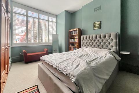 Flat 2, 12 Campden Road, South Croydon, CR2 7EN