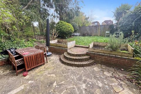 Flat 2, 12 Campden Road, South Croydon, CR2 7EN