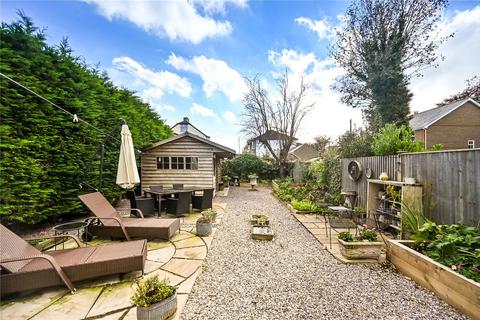 16 Albert Road, Ashford, TN24 8NY