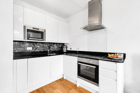 1 bedroom flat for sale, Wellmeadow Road, London SE13