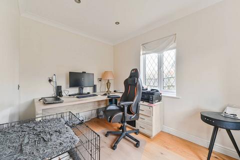 1 Boulter Close, Bromley, BR1 2FD