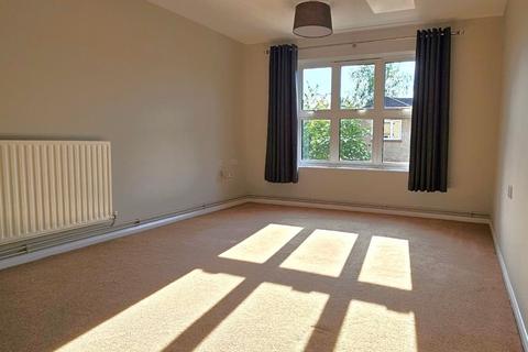 2 bedroom flat to rent, Ivybridge Close, 7 Mins walk (Google) Twickenham Station