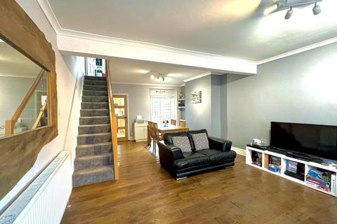 3 bedroom terraced house for sale - Rodbourne, Swindon SN2