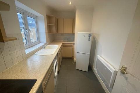 3 bedroom flat to rent, Morgan Close, Luton
