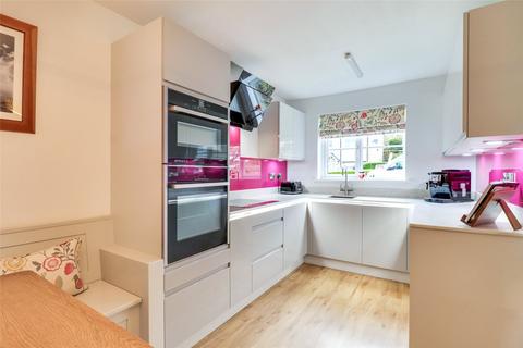 32 Kingdon Avenue, South Molton, EX36 4GJ