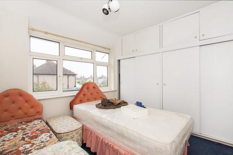 66 Raeburn Road, Sidcup, DA15 8RB