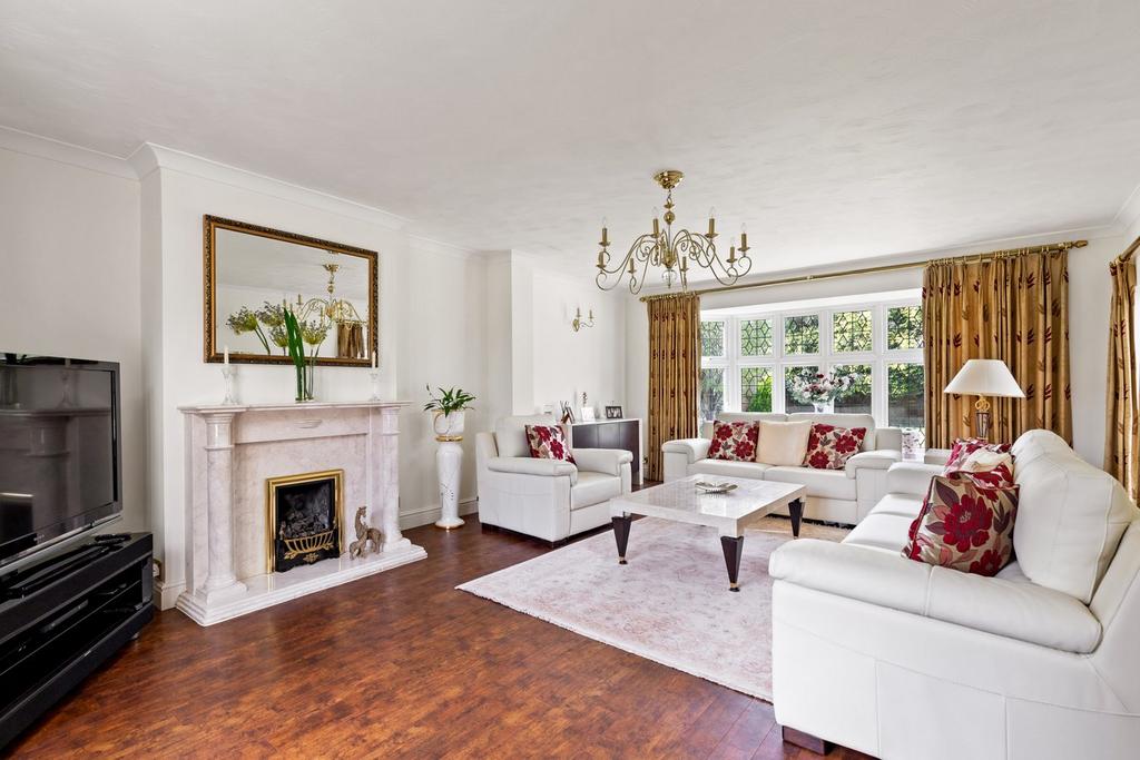 Cherry Garden Avenue, Folkestone, CT19 4 bed detached house for sale £825,000