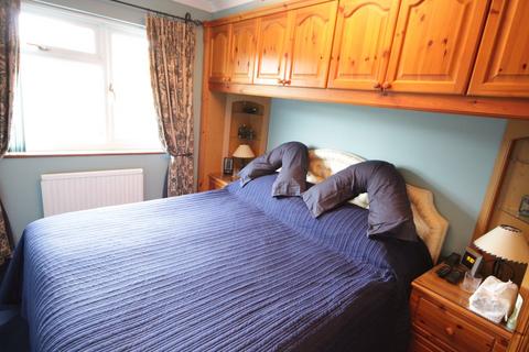 20 Spackman Close, Thatcham, RG19 3FE