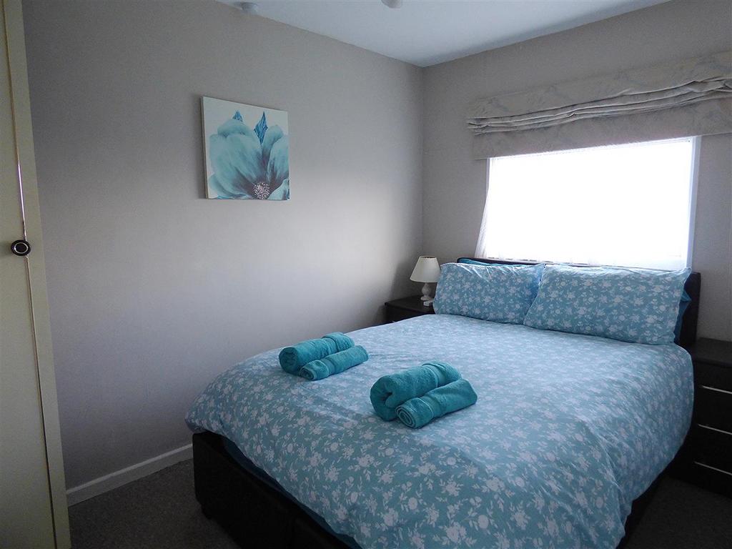 46 Norton Park Bedroom One.jpg