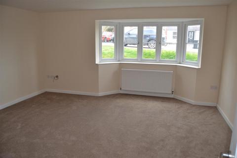 2 bedroom flat to rent - Kilby Court, Kilby Road, Fleckney