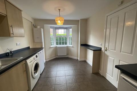 4 bedroom end of terrace house to rent, Larch Close, Canterbury CT3