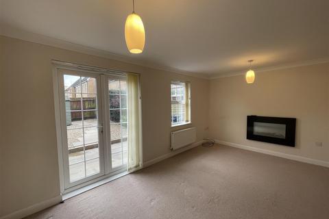 4 bedroom end of terrace house to rent, Larch Close, Canterbury CT3
