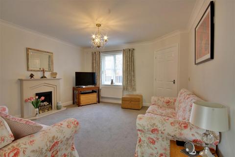 3 bedroom end of terrace house for sale - Tickton, Beverley
