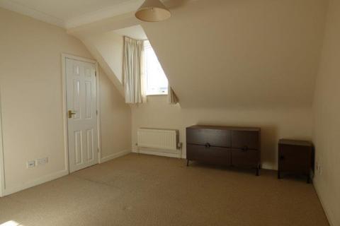 2 bedroom flat to rent, Station Road West, Kent CT2