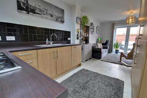 3 bedroom terraced house for sale - Hamilton Walk, Beverley