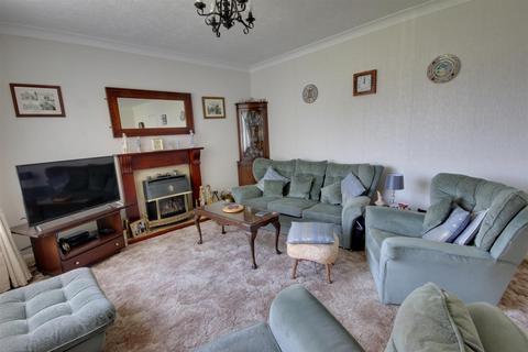 2 bedroom detached bungalow for sale, Harthill Avenue, Leconfield, Beverley