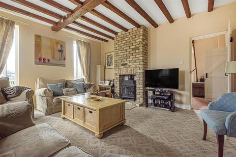 4 bedroom detached house for sale, The Street, Bossingham CT4
