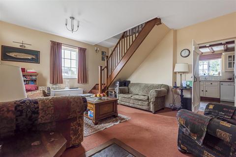 4 bedroom detached house for sale, The Street, Bossingham CT4