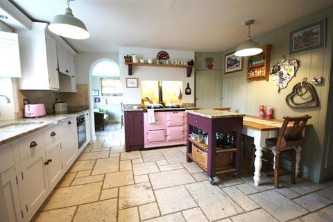 4 bedroom detached house for sale, Main Street, Etton, Beverley