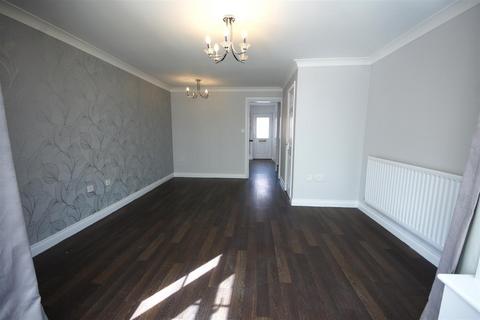 3 bedroom townhouse for sale, Lilac Road, Brough HU15