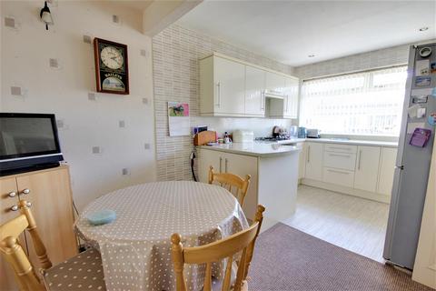 3 bedroom semi-detached bungalow for sale - Lime Tree Avenue, Beverley