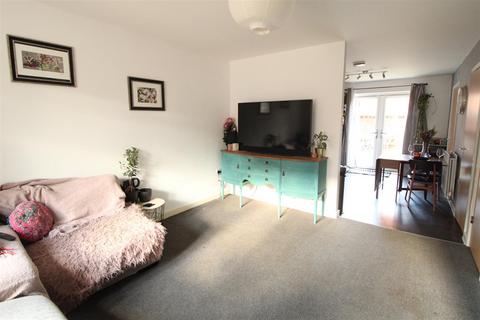 2 bedroom house for sale, Wymondham Close, Daventry
