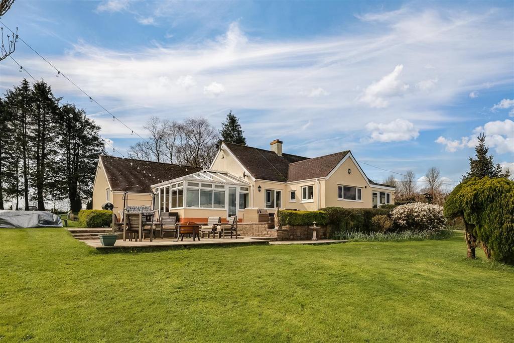 Saltash PL12 5 bed detached bungalow for sale £595,000