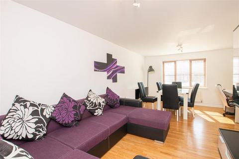 2 bedroom apartment to rent, Miserden Crescent, Westcroft