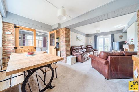 11 Forstal Road, Woolage Village, Canterbury, CT4 6SP