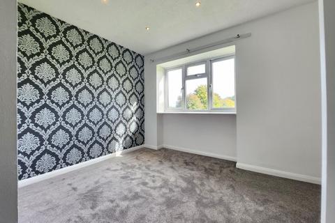 2 bedroom house to rent, Orchard Close, Wokingham