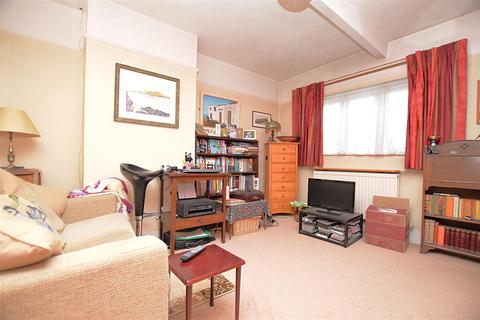 2 bedroom end of terrace house for sale, New Road, Hanworth